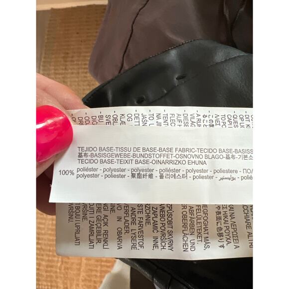NWOT Zara size XS black faux leather shorts - Picture 4 of 4